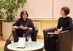 Knygos autorė psichologė Aušra Kurienė ir renginio moderatorė Julija Genienė