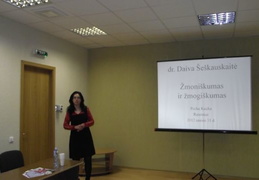 Dr. Daiva Šeškauskaitė pristato idėją &quot;Žmoniškumas ir žmogiškumas&quot;