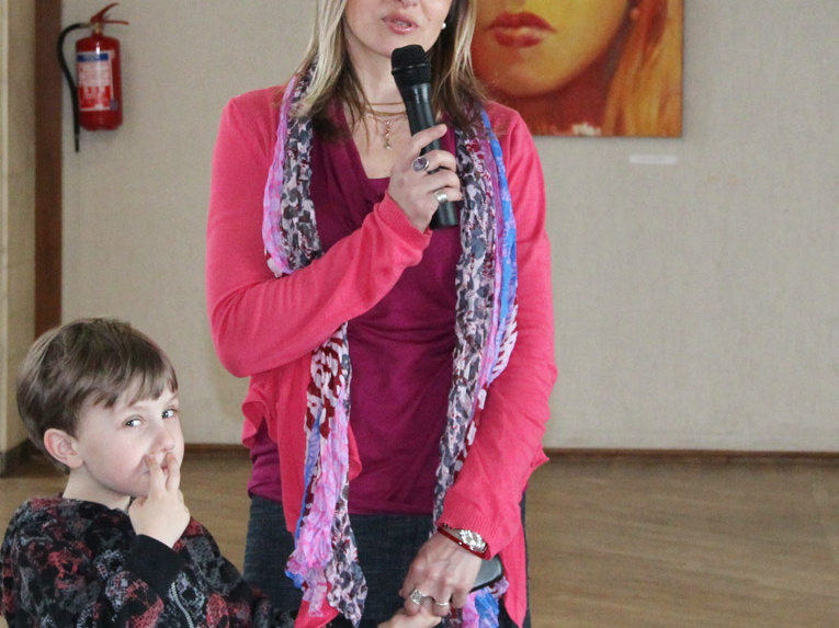 Dailininkė Skaidrė Butnoriutė su sūnumi