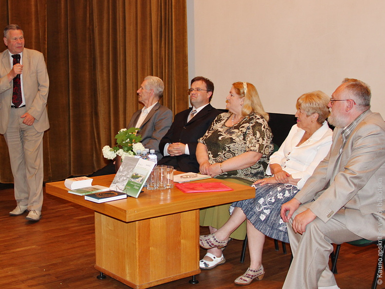 Svečius sveikino Kauno miesto vicemeras kultūros reikalams Vytautas Vasilenko.