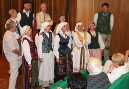 Kauno folkloro klubo „Liktužė“ ansamblis dainavo Mažosios Lietuvos dainas.