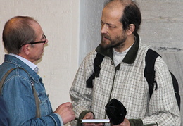 Parodos autorius J. Valiušaitis (dešinėje)