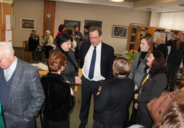 P. Luc Aubry šiltai bendravo su renginio svečiais