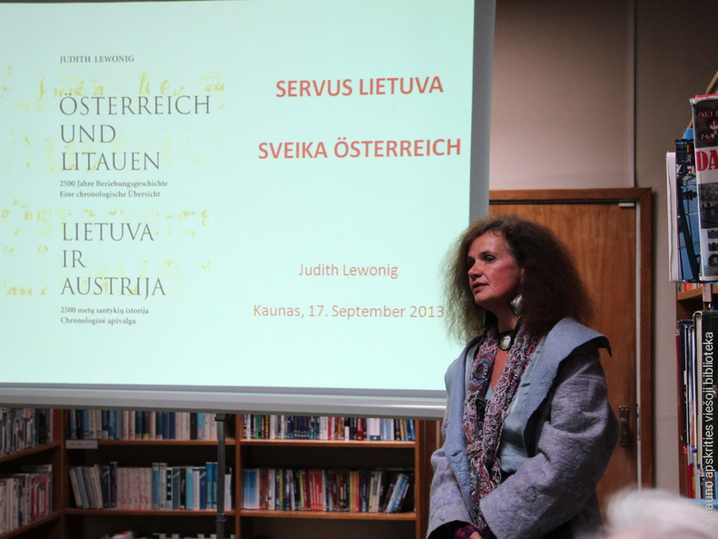 Dalyvius pristatė Vokiškų ir šveicariškų leidinių bibliotekos darbuotoja Vida Korn 
