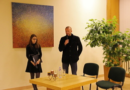 KAVB kultūrinių renginių organizatorė Aistė Megelinskienė ir režisierius, piligrimas Jokūbas Vilius Tūras