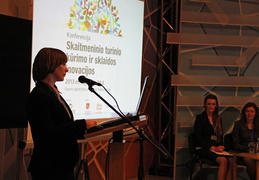 Konferencijos dalyvius pasveikino Erika Buivydienė, Lietuvos Respublikos kultūros ministerija