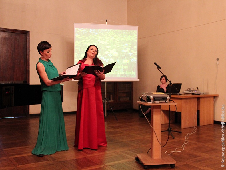 Atlikėjos: Rūta Skučienė (sopranas), Jurgita Šalčiūtė (mecosopranas).