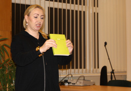 Knygą komentavo VDU doktorantė Eugenija Valienė