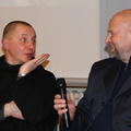 Filmo autorius Dalius Ramanauskas ir Palendrių Šv. Benedikto vienuolyno prioras kun. Kazimieras Milaševičius OSB.