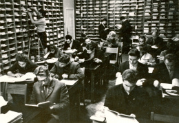 1963 m. Skaitytojus aptarnavo 13 skaityklų ir 5 abonementai