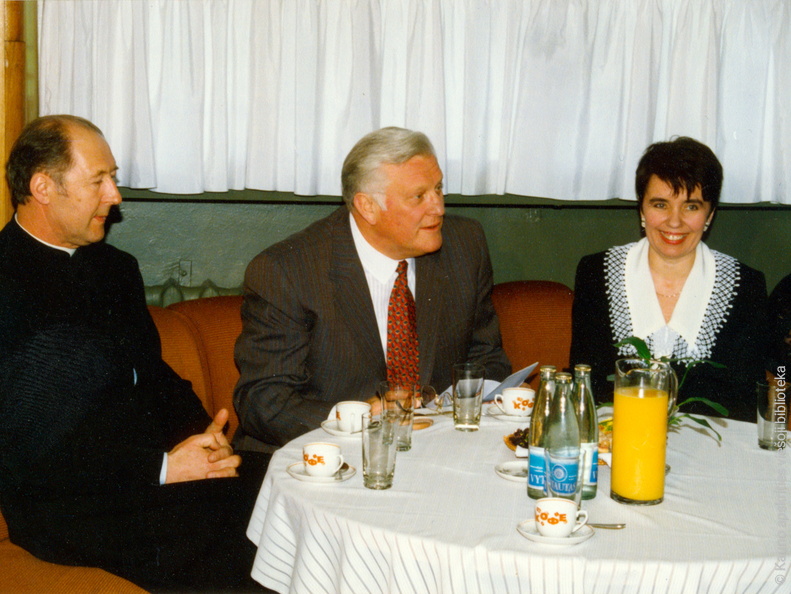 Prezidento A. Brazausko ir jo Konsultacinės tarybos susitikimas su Kauno valdžios ir kultūros atstovais. 1994 m.