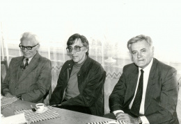 Buvęs rezistentas ir politinis kalinys L. Dambrauskas, kompozitorius G. Kuprevičius ir Prezidentas V. Adamkus. 1997 m.