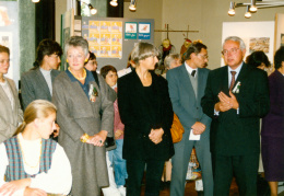 Danijos Karalystės ambasadorius Lietuvoje D. B. Nielsen su žmona danų vaikų knygų parodos atidaryme, 1995 m.