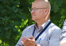 Bibliotekos garbės skaitytojas ir Lietuvos karinių oro pajėgų viešųjų ryšių vyr. specialistas Gintautas Deksnys