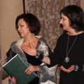 Kauno muzikinio teatro solistė Rita Preikšaitė ir vakaro vedėja, pianistė Šviesė Čepliauskaitė.