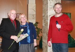 Skulptorius Marijus Petrauskas, renginio vedėja Rimanta Tamoliūnienė ir dailininkas Vilius Ksaveras Slavinskas