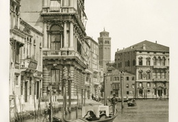 Ferdinand Ongania. Palazzo Rezzonico ir Palazzo Balbi Didžiajam kanale. Fotograviūra. 1891 m.