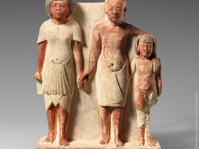Dviejų vyrų ir berniuko skulptūra. Apie 1353–1336 m. pr. Kr.