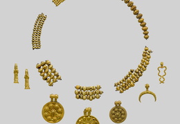 Auksiniai papuošalai. Babilonas. XVIII-XVII a. pr. Kr.