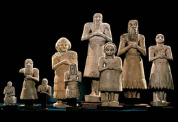 Votinės statulėlės iš Tell Asmar'o šventyklos. Šumerų kultūra