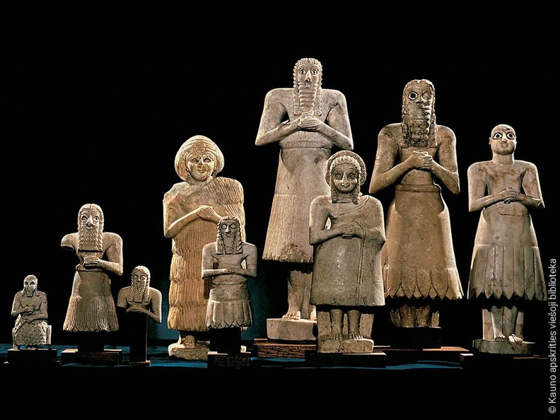 Votinės statulėlės iš Tell Asmar'o šventyklos. Šumerų kultūra.jpg