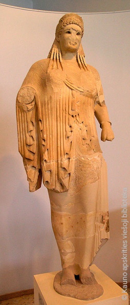 003.1. Archajiška mergaitės statulėlė. Pariano marmuro. Graikija, Atėnai. 530-20 m. pr. Kr..jpg