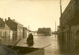 Potvynis Jonavos gatvėje. 1930 m.