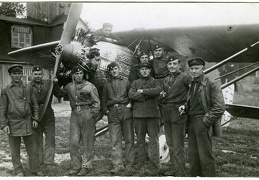 Grupė aviamechanikų prie lėktuvo ANBO-III