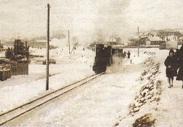 Keleivinis traukinukas ties Žiemos uostu. Apie 1930 m.