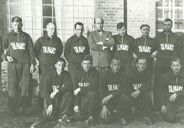 Metalo dirbinių fabriko futbolo komanda. 1936 m.