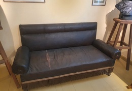 Sofa vadinamajame vyrų kambaryje