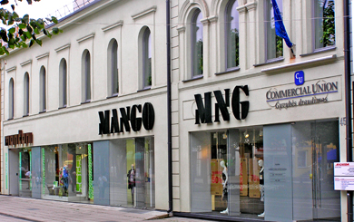 Parduotuve_Mango_2004.jpg