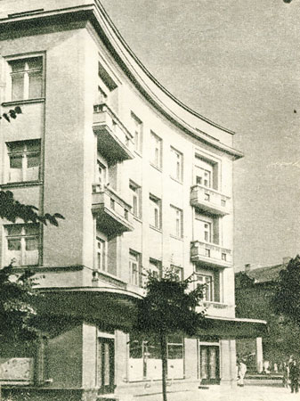 Daugiabutis_kavine_Daina_1960.jpg